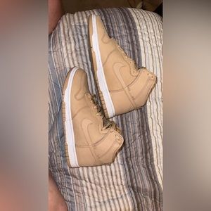 Women’s nike dunks size 9. Wore once and put in storage